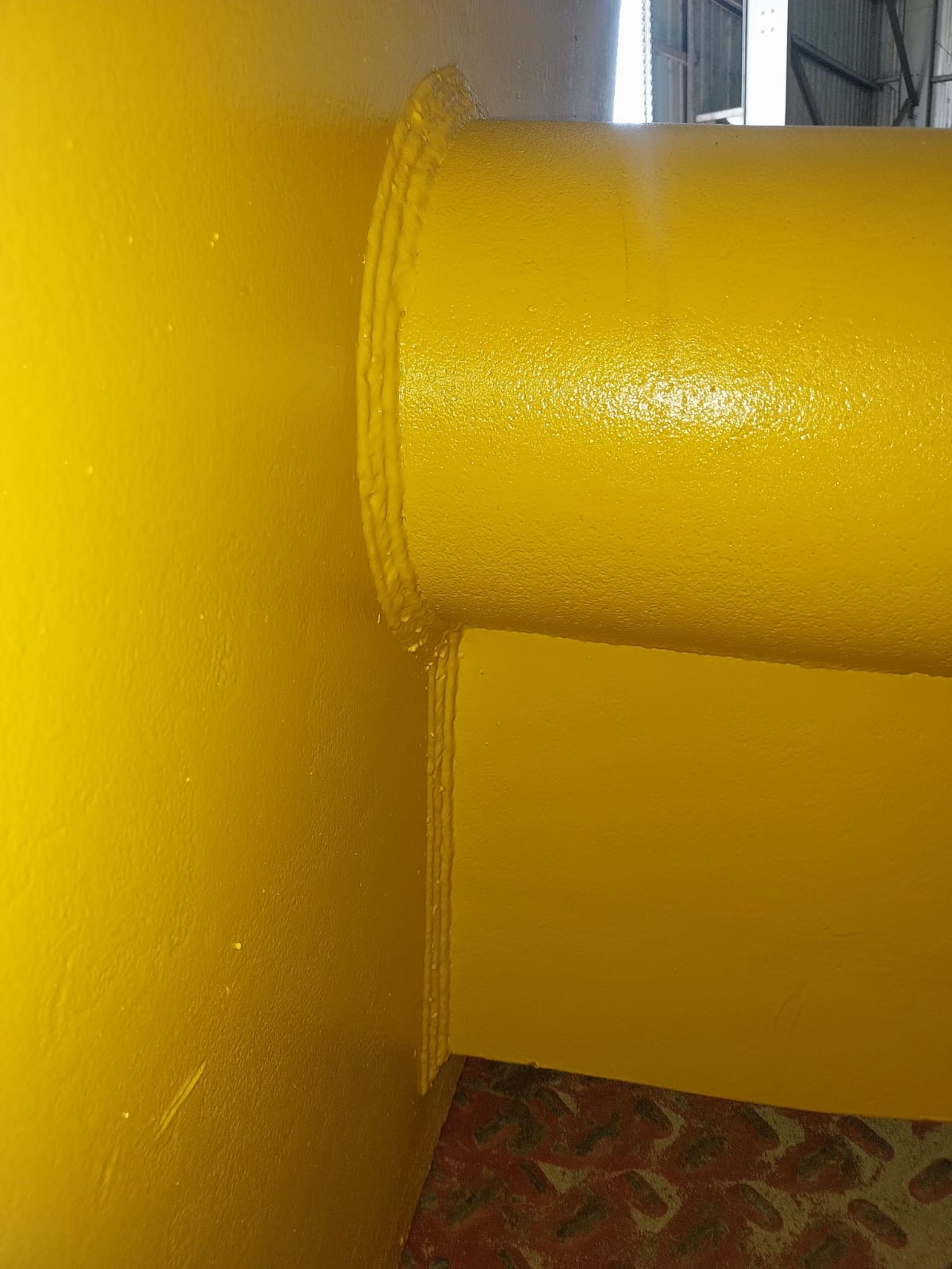 Reparaciones, arenado y pintado de 2 boom . Empresa moviport