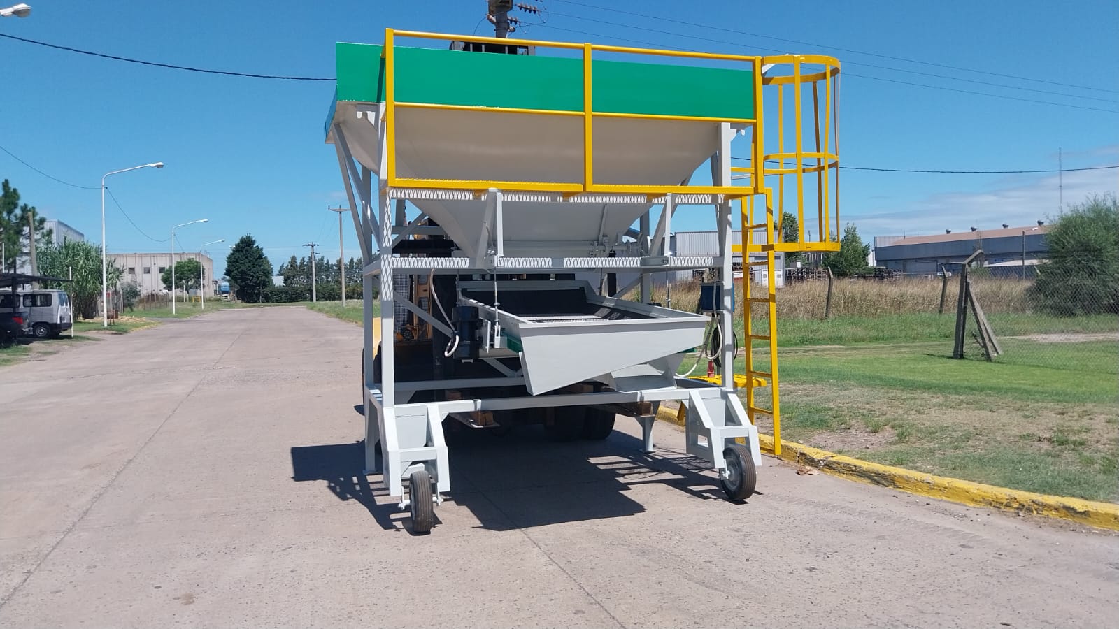 Reparación completa de tolvas zaranda. Empresa Tys